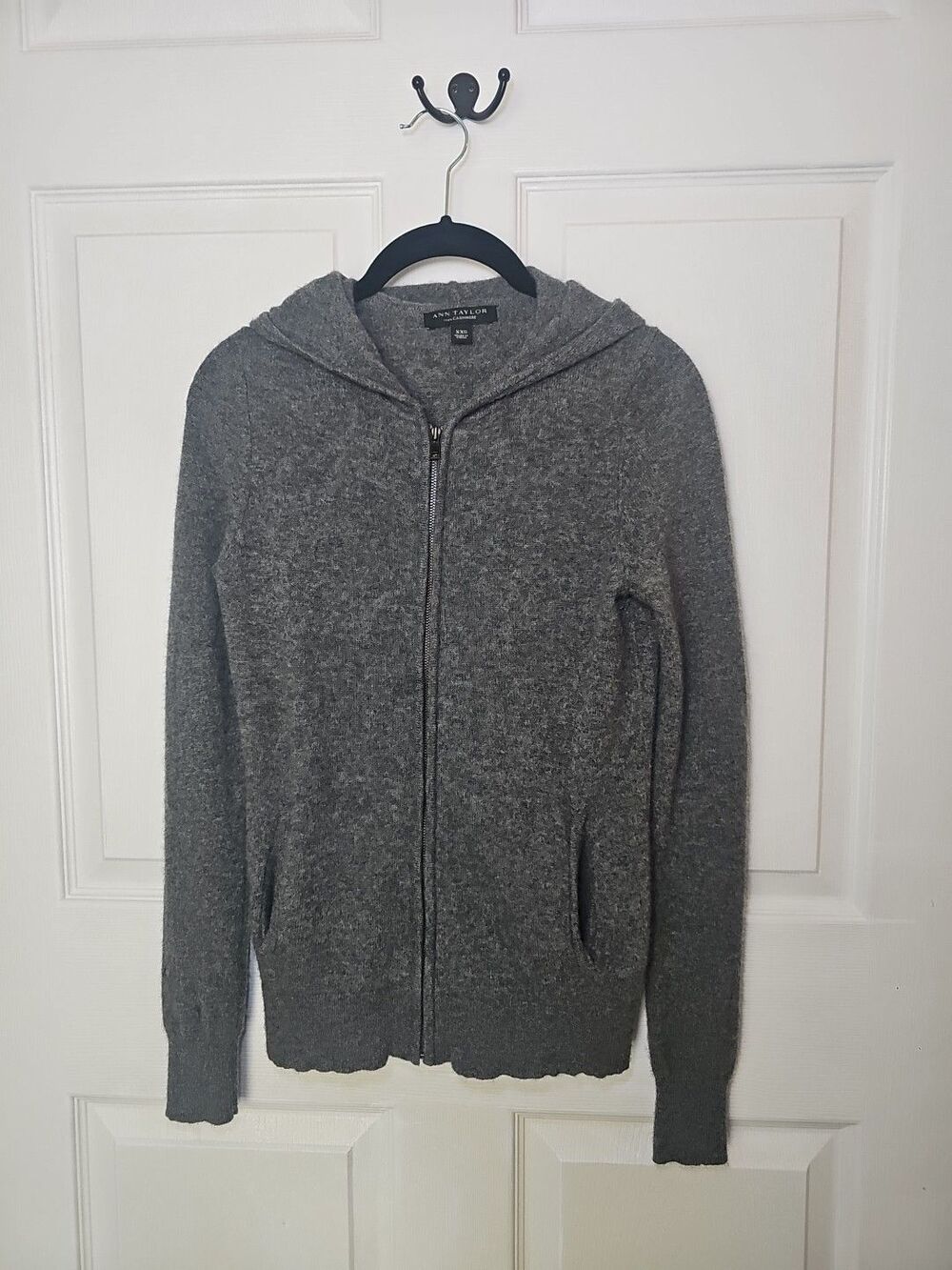 Ann Taylor 100% Cashmere Hoodie Sweater Full Zip Grey Pockets Full Zip SOFT XXS